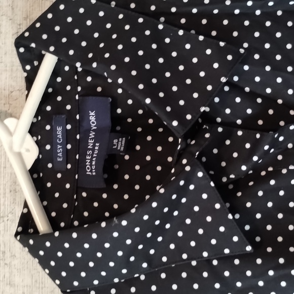 EUC Jones New York Signature button down top - Picture 13 of 17